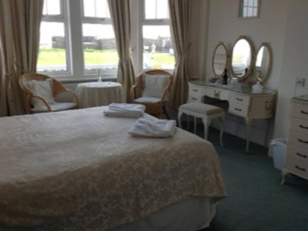 Bassets House Bed & Breakfast Eastbourne Ngoại thất bức ảnh
