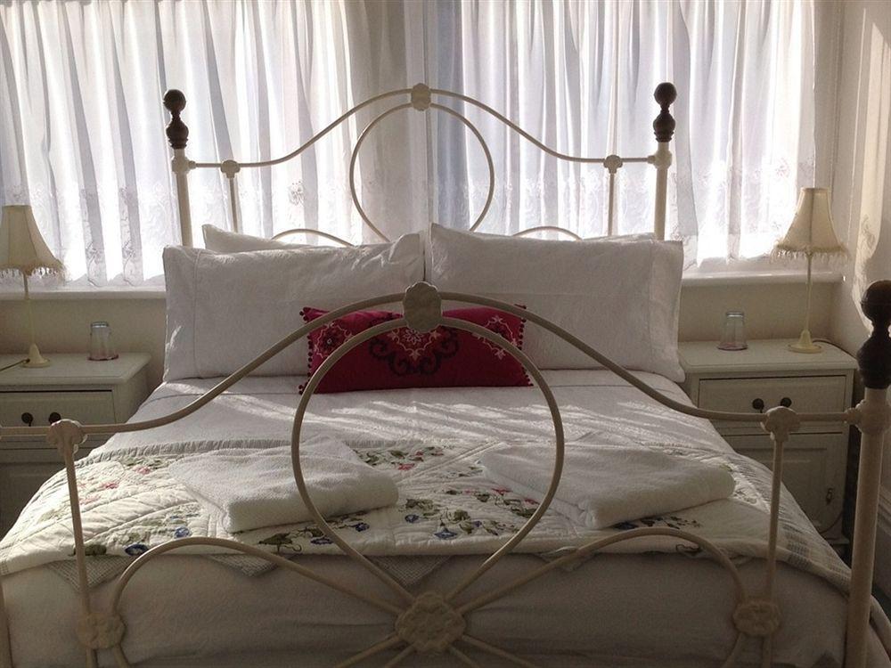 Bassets House Bed & Breakfast Eastbourne Ngoại thất bức ảnh