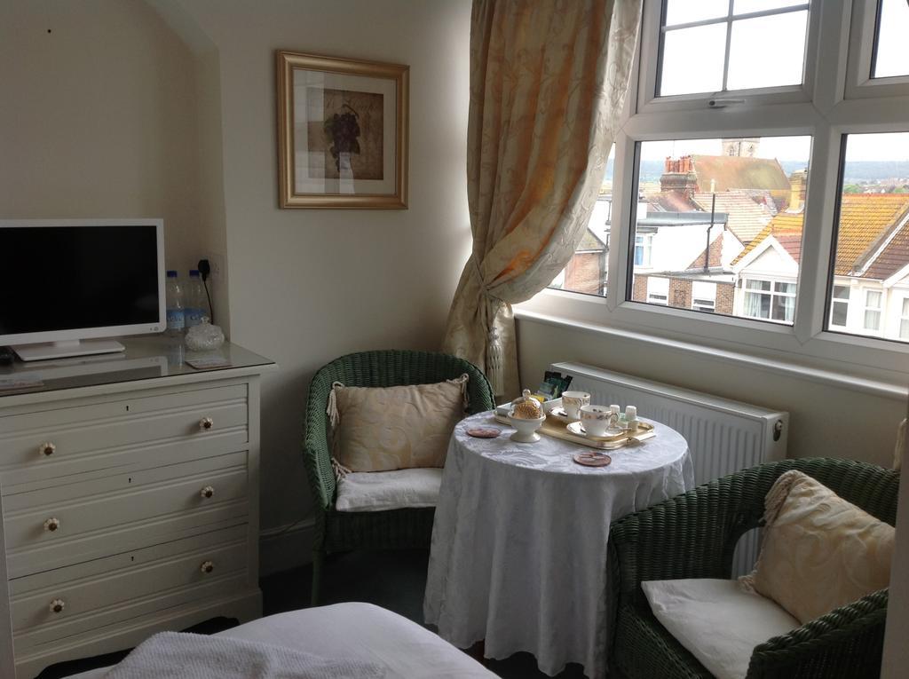 Bassets House Bed & Breakfast Eastbourne Ngoại thất bức ảnh