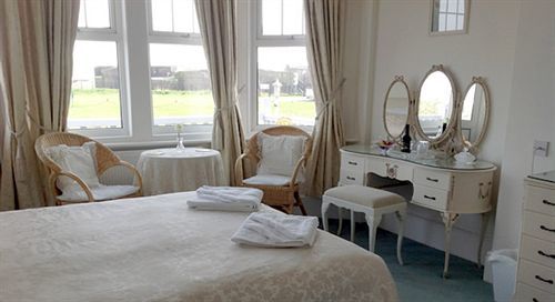 Bassets House Bed & Breakfast Eastbourne Ngoại thất bức ảnh