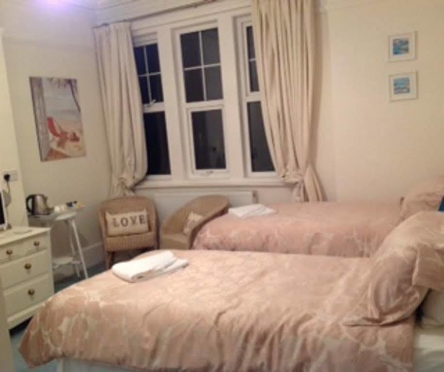 Bassets House Bed & Breakfast Eastbourne Ngoại thất bức ảnh